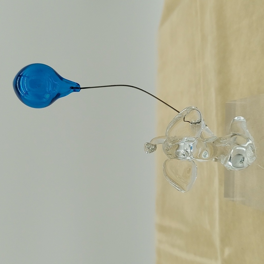 Glass Art Hand Blown Elephant Holding a Balloon Figurine Blue Circus - Picture 3 of 4